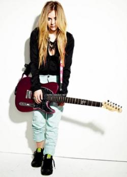 Avril Lavigne - Live at Music Japan Overseas